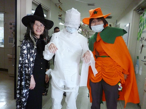 11月21日 千葉県こども病院4東ハロウィーンのお祭り