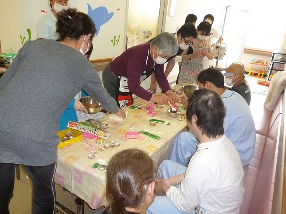 2月9日 成田赤十字病院小児科でチョコレート作り