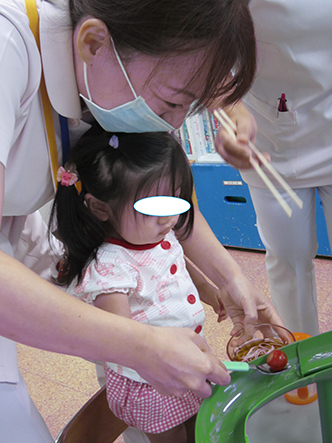 8月9日　こども病院　流しそうめん