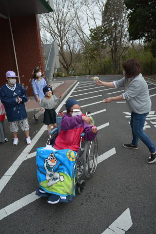 4月5日　こども病院　お散歩