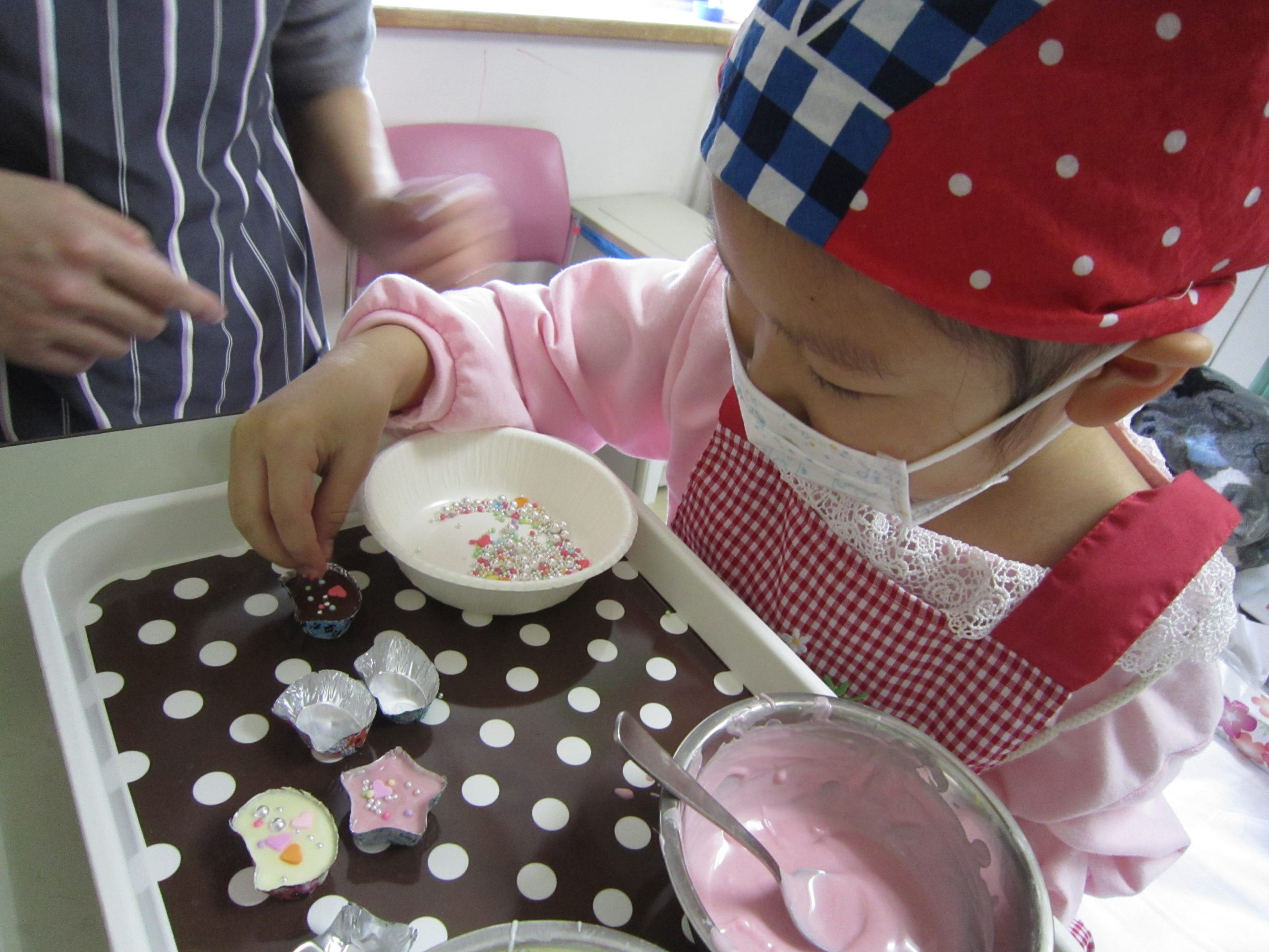 2月13日　千葉県こども病院　バレンタインデーのチョコ作り