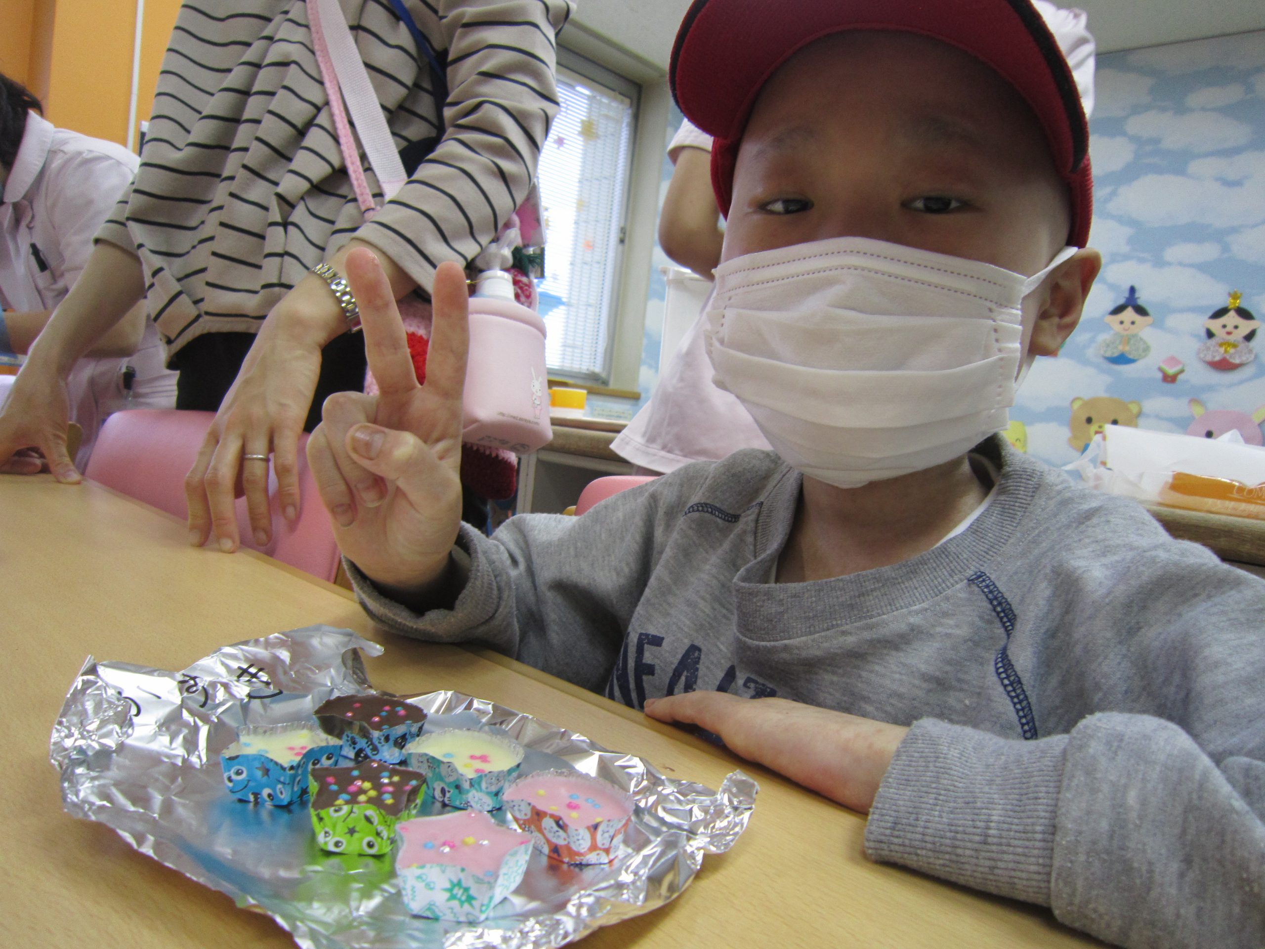 2月13日　千葉県こども病院　バレンタインデーのチョコ作り