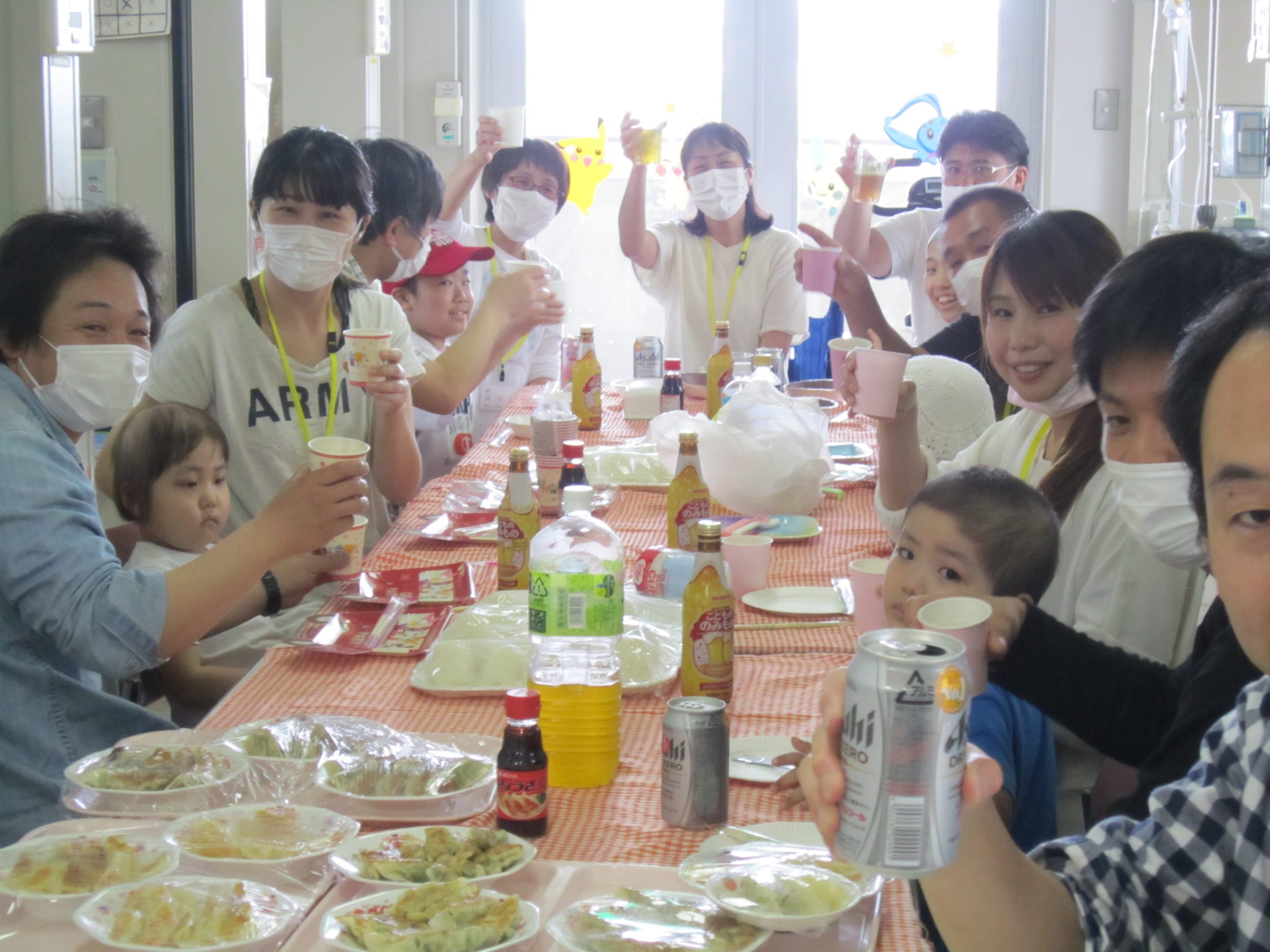 ６月８日　千葉県こども病院　父の日　餃子・おにぎりパーティー