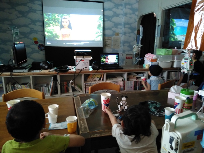 ８月２日　映画会をしました