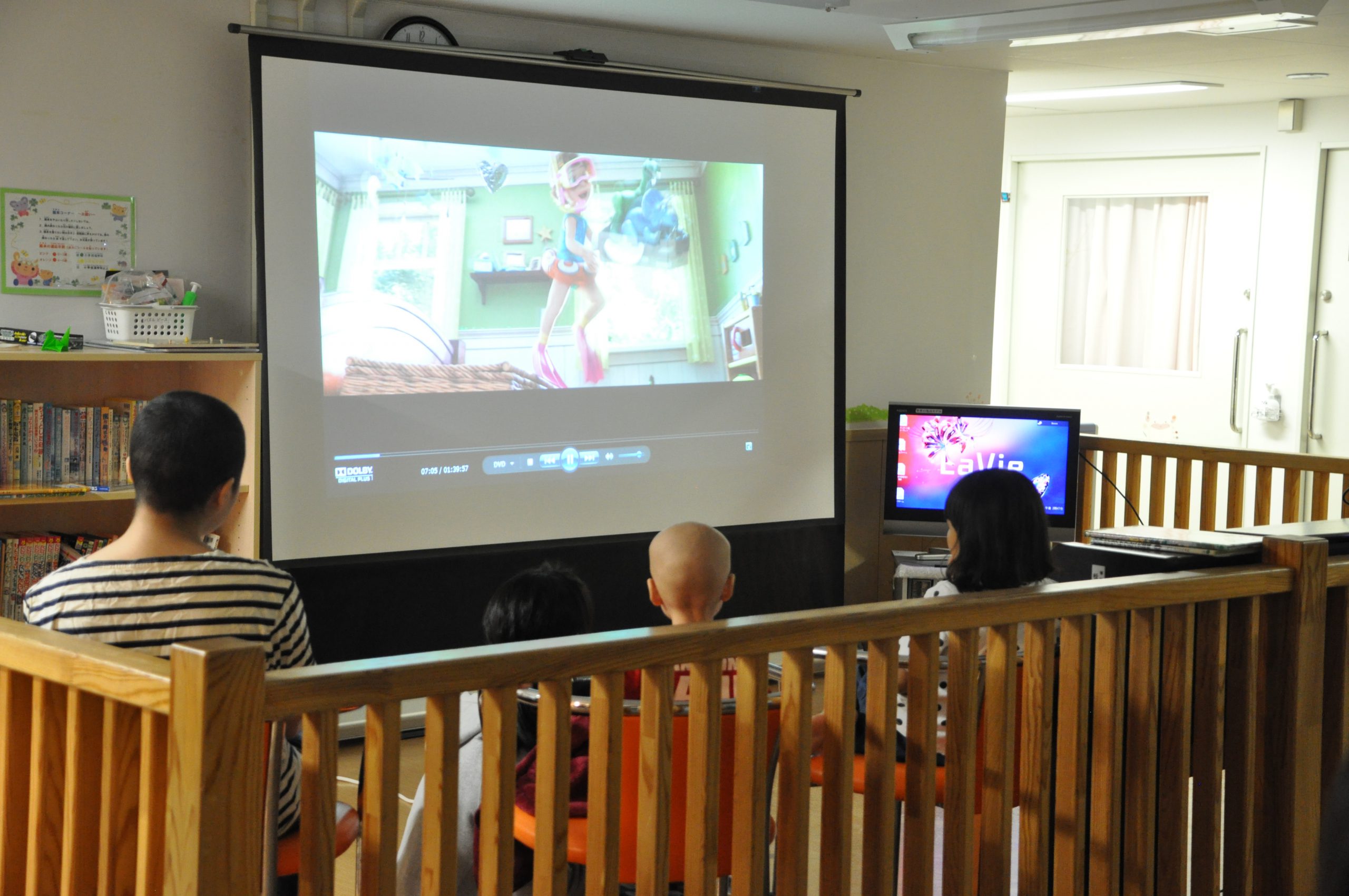 11月28日　千葉大学医学部附属病院小児科　映画会