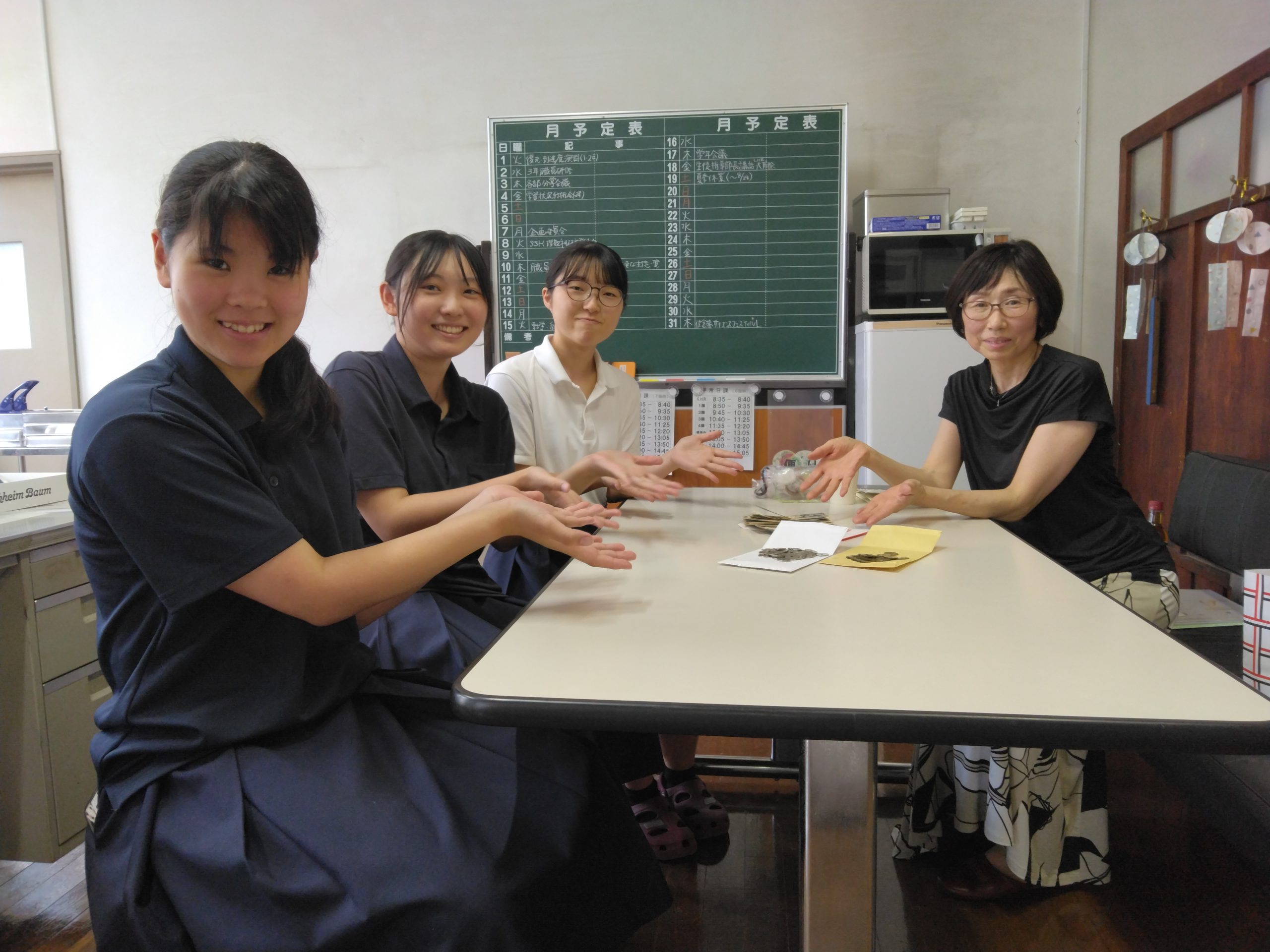 7月25日　千葉県立佐倉高校JRC同好会からのご寄附