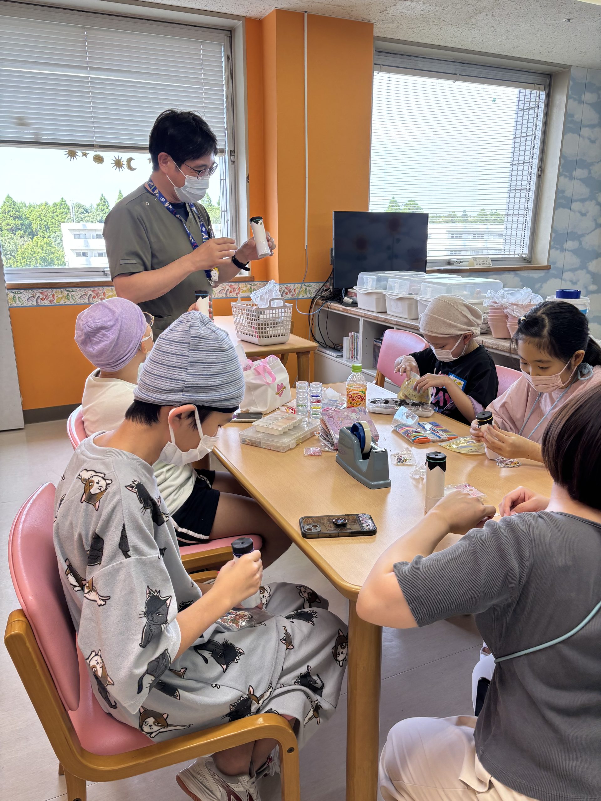 8月13日　千葉県こども病院　大学生との万華鏡作り