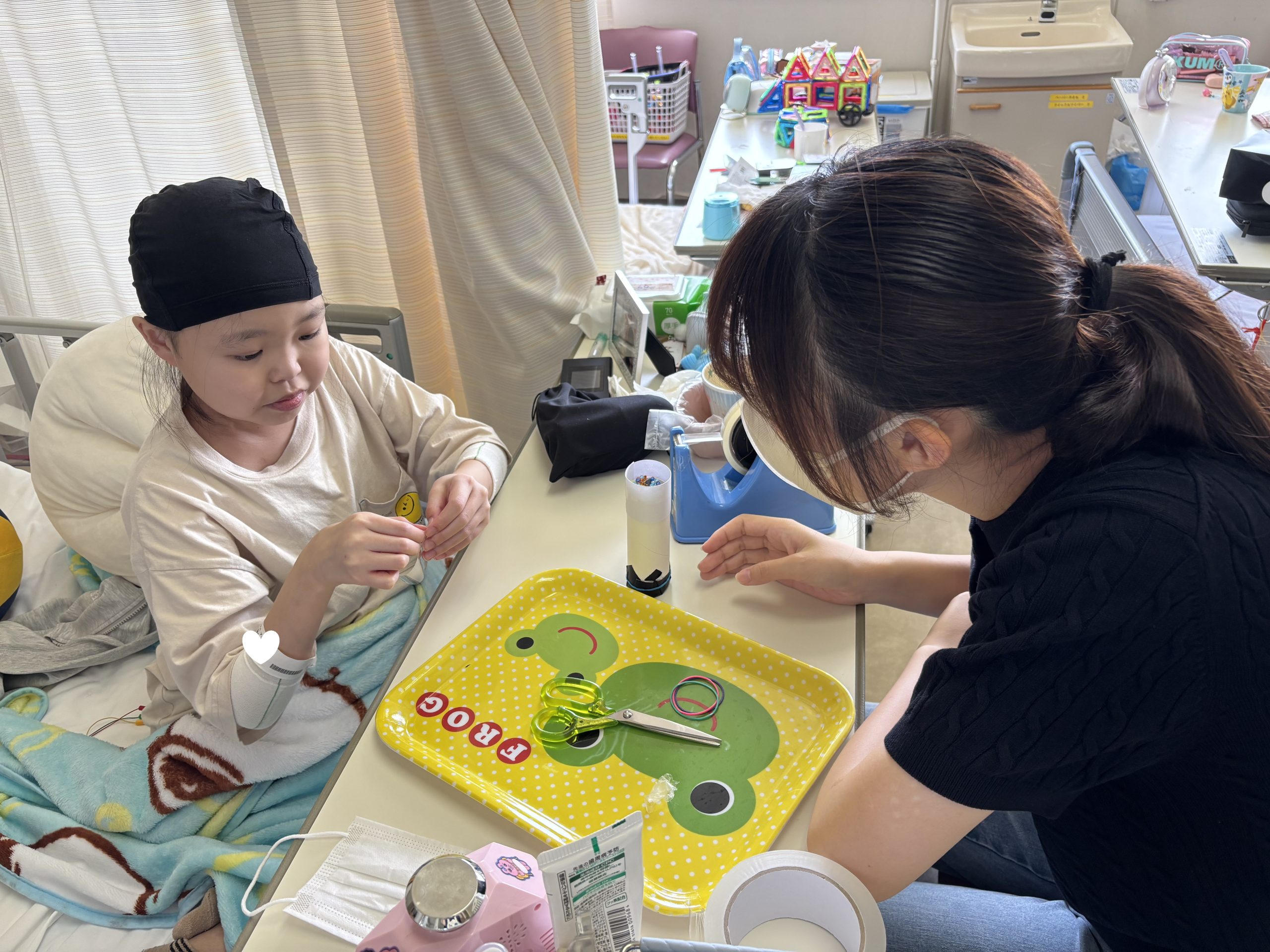8月13日　千葉県こども病院　大学生との万華鏡作り
