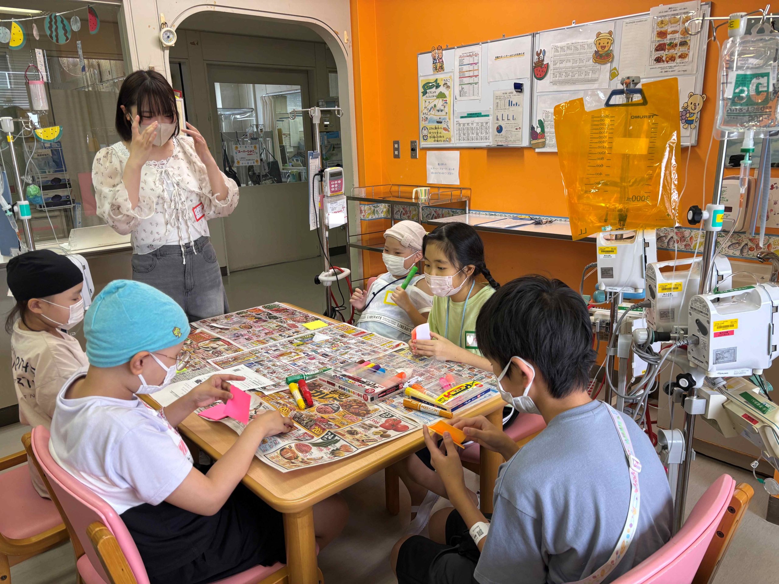 8月6日　千葉県こども病院　大学生とのすごろく作り